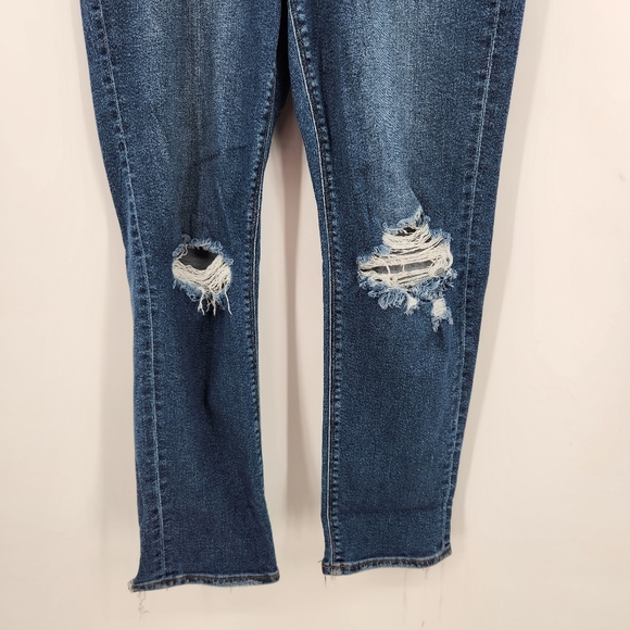 American Eagle Stretch Mom Jean Womens Size 8 Distressed Fray Hem Dark Wash - Picture 3 of 9
